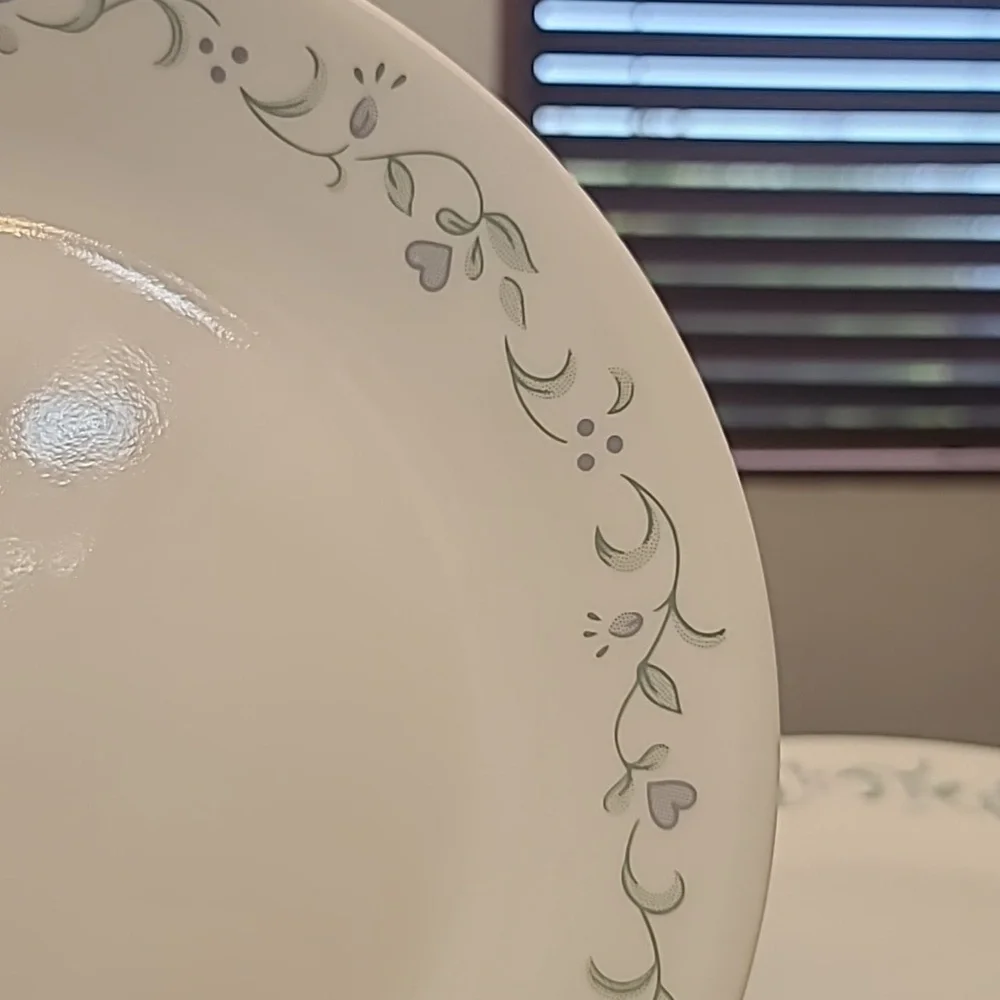 Corelli by Corning 10 in dinner plate Made in the USA Set of 4